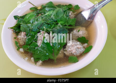 Thai-Stil-Suppe mit gehacktem Schweinefleisch ball Stockfoto