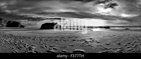 Portugal: Malerische Strand in Porto Covo (bw) Stockfoto