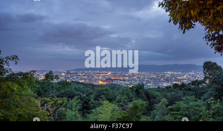 Nachtansicht des Kyoto-Protokolls von Fushimi Inari Schrein Berg Stockfoto