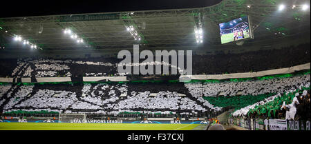 Mönchengladbach, Deutschland. 30. Sep, 2015. Gladbach-Fans während der UEFA Championsleague zwischen Borussia Mönchengladbach und Manchester City, Borussiapark in Mönchengladbach am 30. September 2015. Bildnachweis: Dpa picture Alliance/Alamy Live News Stockfoto