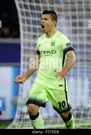 Mönchengladbach, Deutschland. 30. Sep, 2015. UEFA Champions League, 2015/16 Prliminary Runde, 2. Spieltag, Borussia Mönchengladbach (Mönchengladbach, Gladbach) vs. Manchester City FC 1:2---Sergio Agüero (Manchester) feiert Credit: Kolvenbach/Alamy Live-Nachrichten Stockfoto