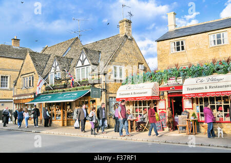 Bourton auf Wasser, Cotswolds, Gloucestershire, England, UK Stockfoto