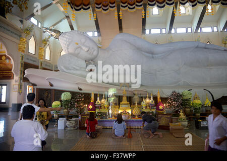 Eine große Festlegung Buddha am Wat Pa Phu Kon-Tempel, Thailand Stockfoto