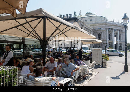 Cafè Landtmann in der Nähe von Burgtheater, Wien, Österreich, Weltkulturerbe Stockfoto