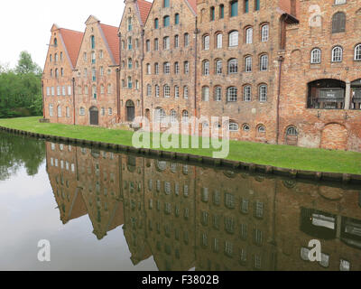 Die alten Gebäude der Salzlager im Zentrum der Hansestadt Lübeck, in Deutschland, UNESCO-Welterbe. Stockfoto