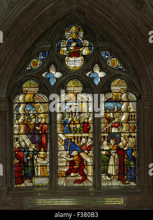 Kathedrale von Lichfield, südlichen Chorfenster Gang Stockfoto