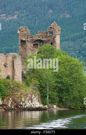 Urquhart Castle und Loch Ness, in der Nähe von Drumnadrochit, Highland Region, Schottland. Stockfoto