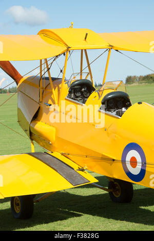 De Havilland Tiger Moth DH82A N-6847 Doppeldecker auf Unternehmen Flugplatz, Northampton, England Stockfoto