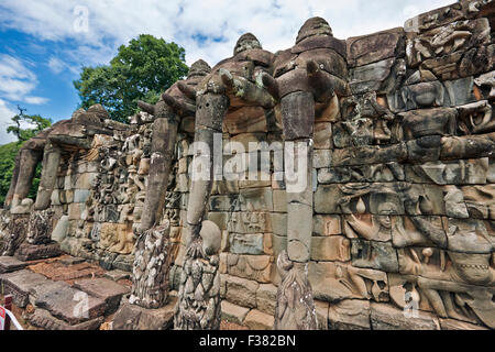 Terrasse der Elefanten im Tempelkomplex von Angkor Thom. Angkor archäologischer Park, Siem Reap Provinz, Kambodscha. Stockfoto