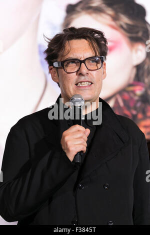 Tokio, Japan. 1. Oktober 2015. Regisseur Joe Wright spricht während der japanischen Premiere für den Film Pan in Roppongi Hills Arena am 1. Oktober 2015, Tokio, Japan. Der Film trifft japanische Theater am 31. Oktober. Credit: Rodrigo Reyes Marin/AFLO/Alamy Live News Stockfoto