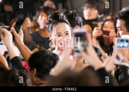 Tokio, Japan. 1. Oktober 2015. Japanische Pop-Sängerin Seiko Matsuda grüßt Fans während der japanischen Premiere für den Film Pan in Roppongi Hills Arena am 1. Oktober 2015, Tokio, Japan. Der Film trifft japanische Theater am 31. Oktober. Credit: Rodrigo Reyes Marin/AFLO/Alamy Live News Stockfoto