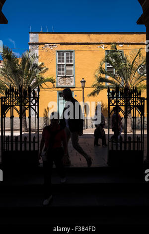 Alten verlassenen Gebäude in der Calle Padre Moore, vor der Kirche Nuestra Señora de Concepcion, Teneriffa, Kanarische Inseln, Spanien Stockfoto