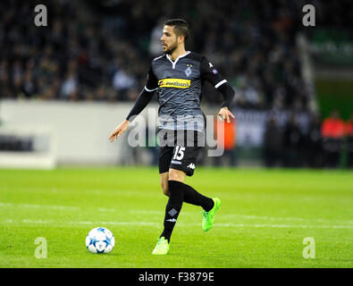 Mönchengladbach, Deutschland. 30. September 2015. UEFA Champions League, 2015/16 Prliminary Runde, 2. Spieltag, Borussia Mönchengladbach (Mönchengladbach, Gladbach) vs. Manchester City---Alvaro Dominguez (Gladbach) Credit: Kolvenbach/Alamy Live-Nachrichten Stockfoto