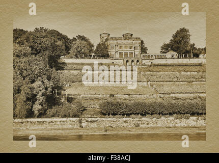 Blick über Elbe, Lingnerschloss Wasserburg von 1850 bis 1853, Dresden, Sachsen, Deutschland, Europa Stockfoto