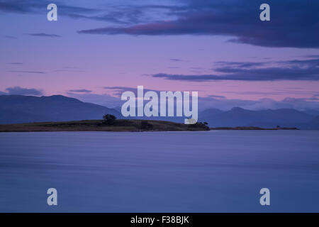 Mit Blick auf Uags und dem schottischen Festland von Breakish auf der Isle Of Skye. Stockfoto