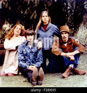 DIE MAMAS AND THE PAPAS-Promo-Foto des US-Konzerns über 1967. Vom linken Cass Elliot, John Doherty, Michelle Phillips, John Phillips Stockfoto