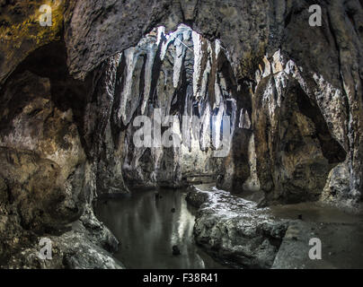 Schöne DG-Höhle in Sappong Stockfoto