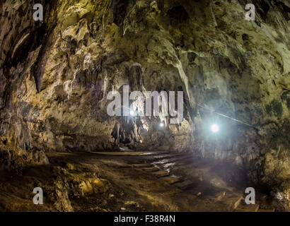 Schöne DG-Höhle in Sappong Stockfoto