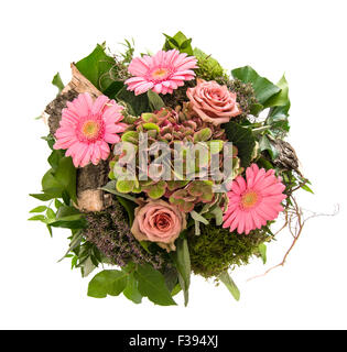 Bouquet von rosa Blumen Rosen und Daisy isoliert auf weißem Hintergrund Stockfoto