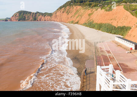 Sidmouth Devon England UK Strand auf der Westseite des beliebten Ferienortes in einem Gebiet von außergewöhnlicher natürlicher Schönheit jurassic coast Stockfoto