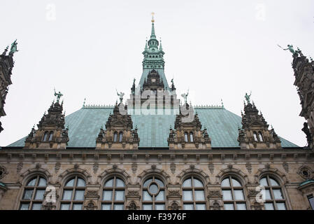 Blick auf das Rathaus, Rathaus Markt, Hamburg, Deutschland. Stockfoto