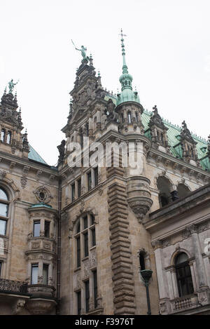 Blick auf das Rathaus, Rathaus Markt, Hamburg, Deutschland. Stockfoto