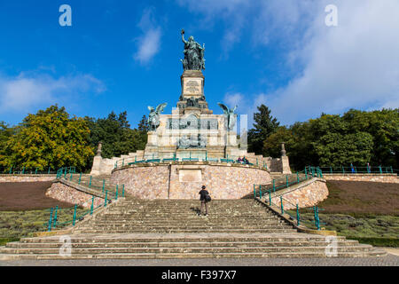 Niederwald Denkmal, Statue der Germania, mit Blick auf das Rheintal, Rüdesheim, Deutschland, Stockfoto