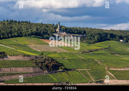 Niederwald Denkmal, Statue der Germania, mit Blick auf das Rheintal, Rüdesheim, Deutschland, Stockfoto