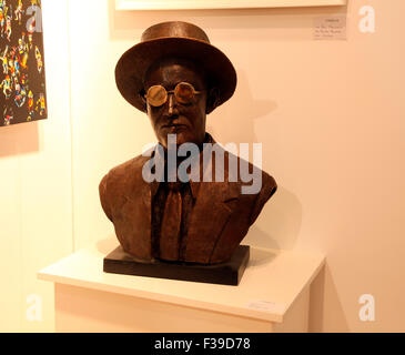 Bronze-Skulptur von James Joyce von Ian Pollock im ENDREß Messe in Dublin zu sehen Stockfoto