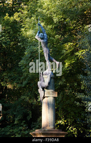 Saint George durchbohren eines Drachens. Stanway Krieg-Denkmal, Cotswolds, Gloucestershire, England Stockfoto