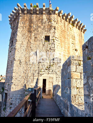 Schloss der mittelalterliche Turm Kamerlengo in Trogir Stockfoto