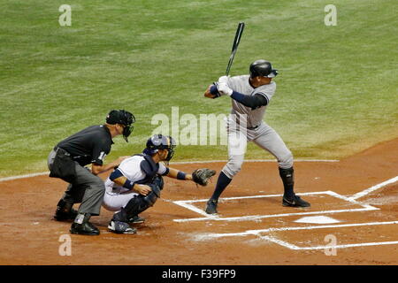 Alex Rodriguez von den New York Yankees an der Platte; j.p. arencibia der Tampa Bay Rays verfangen; Vic carapazza homeplate Umpire. Stockfoto