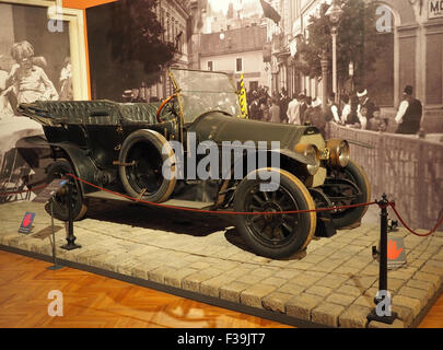 Auto, dass Erzherzog Franz Ferdinand und seine Frau Sophie im Juni 1914 ermordet wurden. Das Museum der militärischen Geschichte in Wien, Österreich Stockfoto