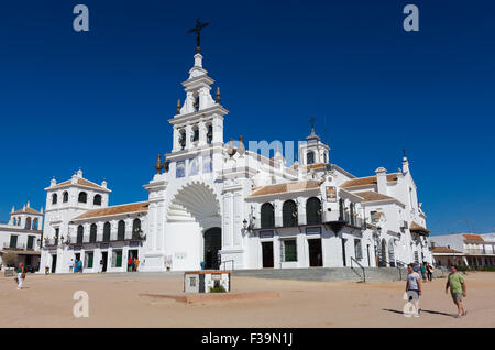 Die Kirche Nuestra Señora del Rocio in Rocio, Huelva, Andalusien, Spanien Stockfoto