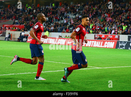 Lille, Frankreich. 2. Oktober 2015. Französischen Liga 1 Fußball. OS-Lille gegen Montpellier. Torjubel von Sofiane Boufal (Lille) © Action Plus Sport/Alamy Live News Stockfoto