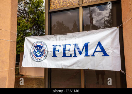 Ein Fema-Schild an der Disaster Recovery Center in San Andreas, Kalifornien nach Butte Feuer Hunderte obdachlos. Stockfoto