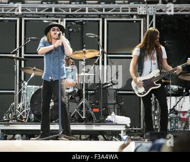 Las Vegas, NV, USA. 2. Oktober 2015. Tausend Pferde in Anwesenheit für Route 91 Country Music Festival 2015 - Fr, MGM Resorts Dorf Las Vegas, NV 2. Oktober 2015. Bildnachweis: James Atoa/Everett Collection/Alamy Live-Nachrichten Stockfoto