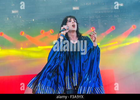 Sänger Luke Spiller von der Struts führt auf der Bühne bei der 2015 iHeartRadio Music Festival in Las Vegas Stockfoto