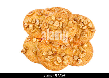 Cookies mit Erdnüssen isoliert auf weißem Hintergrund Stockfoto