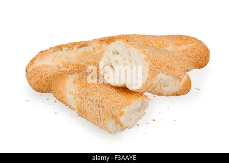 zwei Scheiben Weißbrot mit Sesam isoliert auf weißem Hintergrund Stockfoto