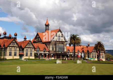 Ehemalige Bad Haus Tudor Türme in Rotorua Stockfoto