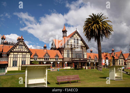 Ehemalige Bad Haus Tudor Türme in Rotorua Stockfoto