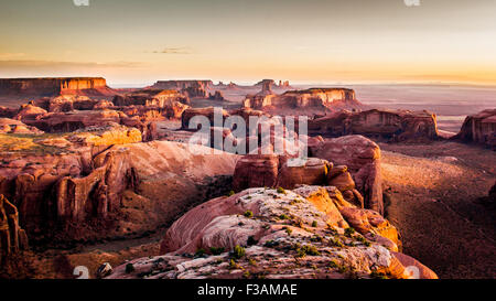 USA, Arizona, malerischen Blick auf das Monument Valley von The Hunt Mesa, erstaunlich, amerikanischen Südwesten Landschaft. Stockfoto
