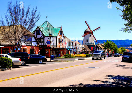 Mühle Glashütte mit Blick auf Alisan Rd in der Dänisch-Stil Dorf Solvang in Santa Ynez Valley in Kalifornien Stockfoto