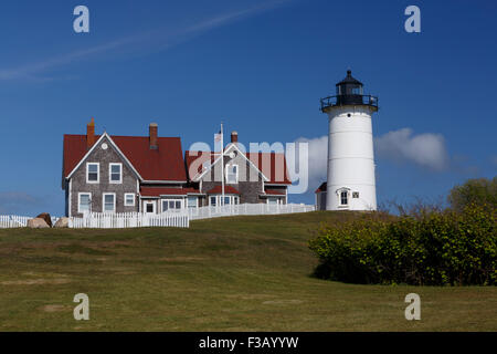 Nobska Licht, oder Nobsque Licht Leuchtturm und Tierpfleger Haus Massachusetts, USA Stockfoto