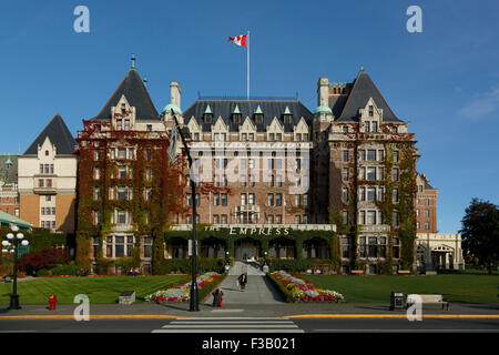 Der große Eingang des historischen Empress Hotel Victoria auf Vancouver Island, British Columbia, Kanada Stockfoto