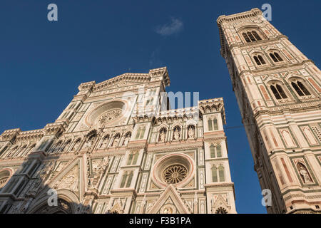 Fassade des Doms, Kuppel der Basilika di Santa Maria del Flore, Il Duomo di Firenze, Florenz, Italien Stockfoto