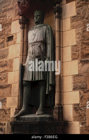 Statue von Robert the Bruce auf Edinburgh Castle Schottland Brian Mcguire Stockfoto