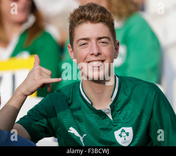 Olympiastadion, London, UK. 4. Oktober 2015. Rugby World Cup. Irland im Vergleich zu Italien. Fans vor dem Spiel Credit: Action Plus Sport/Alamy Live News Stockfoto