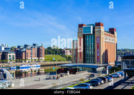 Baltic Centre for Contemporary Arts am Fluss Tyne, Kai, Gatesehead, Tyne and Wear, UK Stockfoto